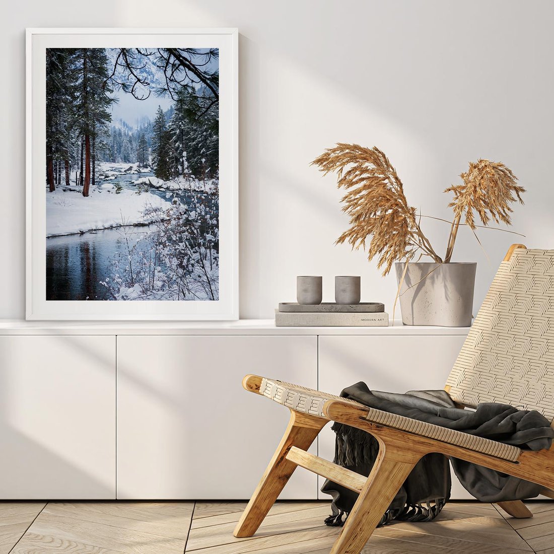 Plakat w ramie 40x50 - Śnieżne cuda - zima, las - rama biała