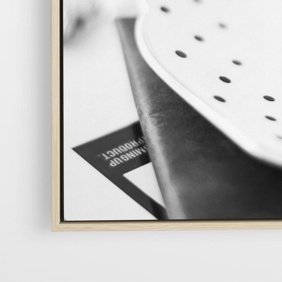 Obraz w ramie 70x50 - Makaroniki w Szarości - czarno biała fotografia, plakat - rama drewno