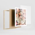 Plakat w ramie 40x50 - Kwiatowy Rarytas: Róże w Herbacianym Zbliżeniu - kwiaty, herbaciane - rama drewno