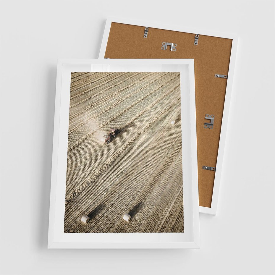 Plakat w ramie 50x70 - Rolnicza Praca - pole, traktor - rama biała