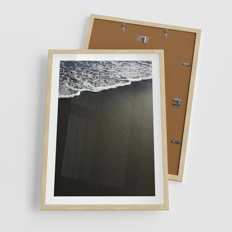 Plakat w ramie 50x70 - Morskie Fale na Plaży - plaża, morskie fale omywają piasek - rama drewno