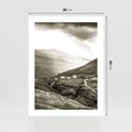 Plakat bez ramy 30x40 - Domki w Górach - czarno biała fotografia, górski pejzaż
