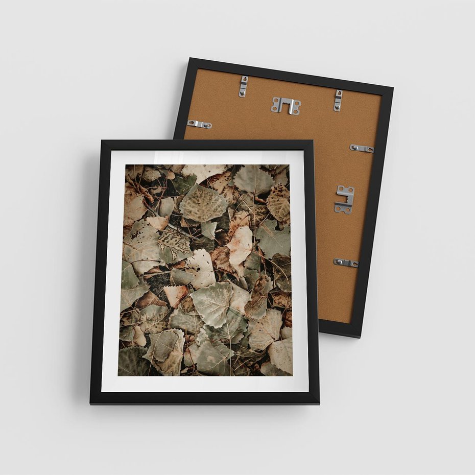 Plakat w ramie 40x50 - Magia Jesiennych Liści - liście, suche liście - rama czarna