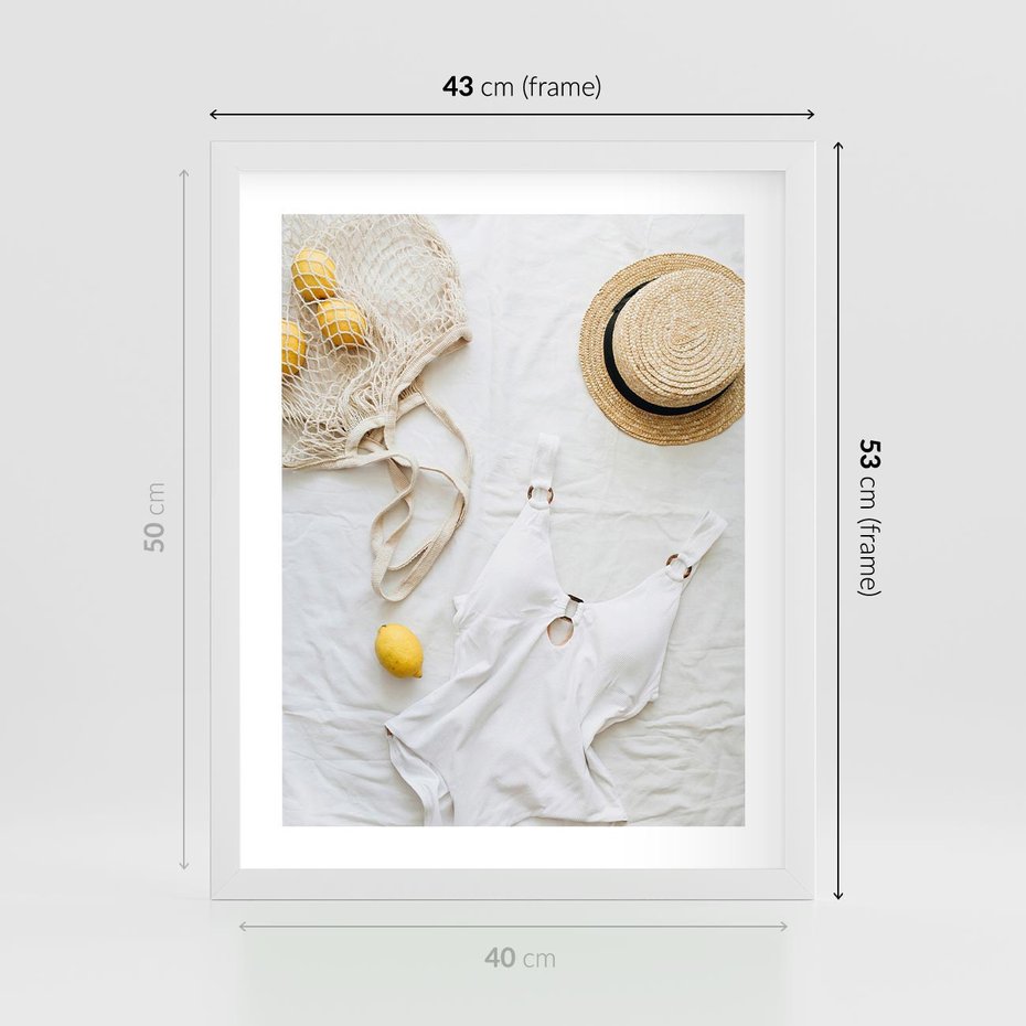 Plakat w ramie 40x50 - Moda na Wakacje: Cytrynowy Urok - kompozycja letnia, fashion - rama biała