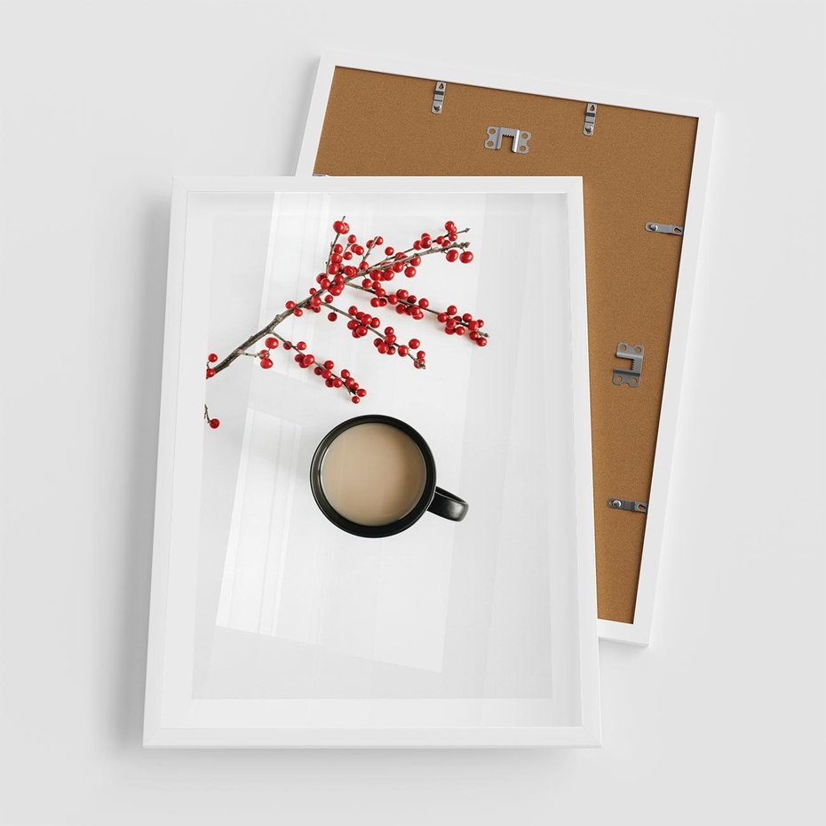 Plakat w ramie 50x70 - Filiżanka Kawy z Gałązką Jarzębiny - kawa, gałązka jarzębiny - rama biała