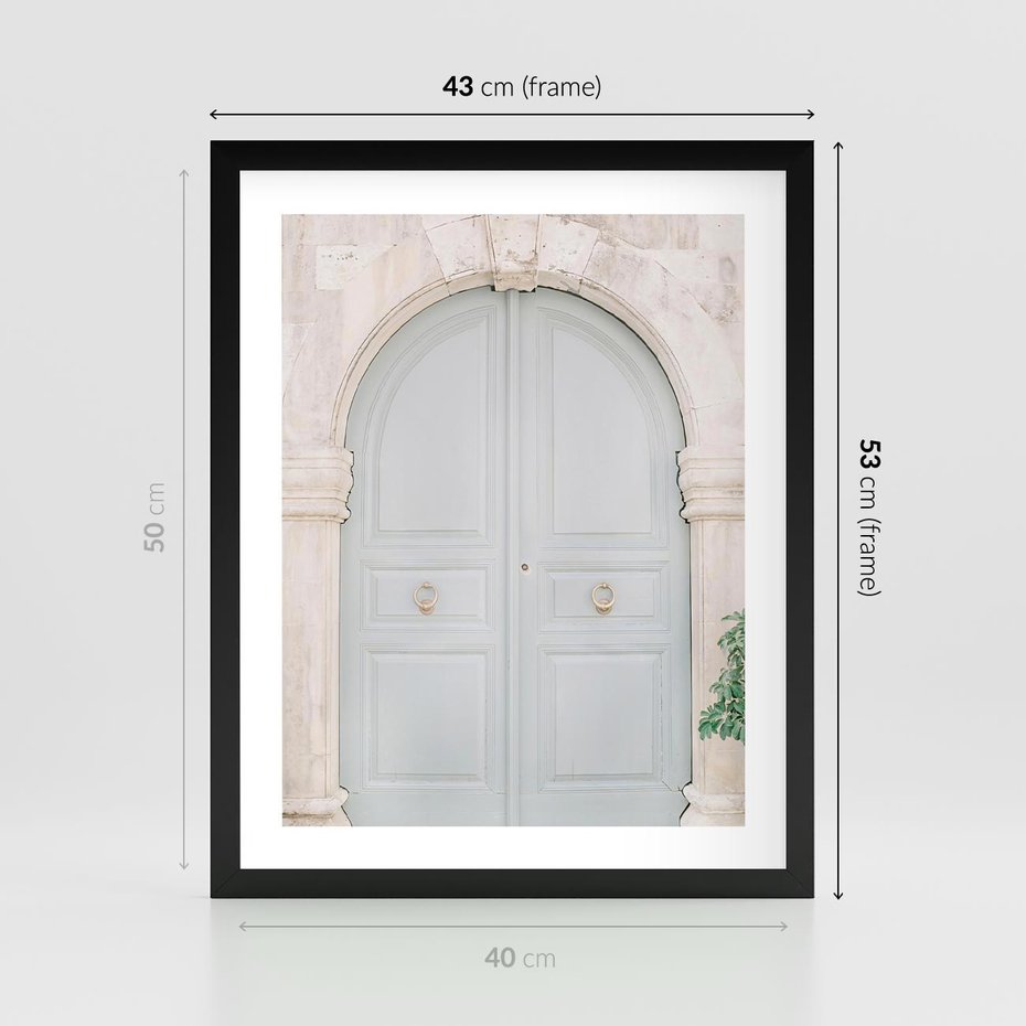 Plakat w ramie 40x50 - Błękitne Drzwi Kamienicy: Urok Historii - stare piękne drzwi do kamienicy, błękitne drzwi - rama czarna