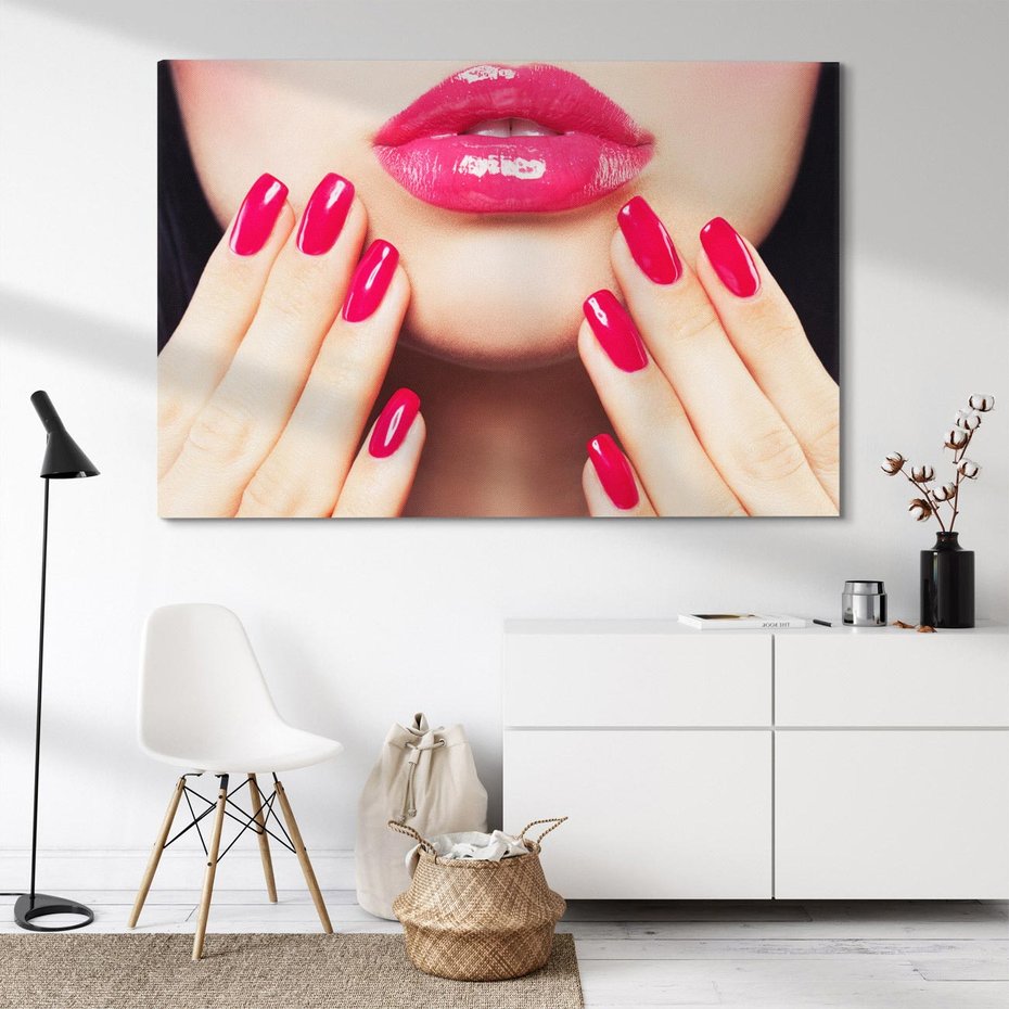 Obraz na płótnie 120x80 - Wyrażenie Piękna - paznokcie, usta