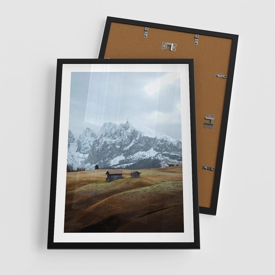 Plakat w ramie 50x70 - Odkryj Ich Urok - góry, skandynawia - rama czarna