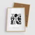 Plakat w ramie 50x70 - Taniec Dziwacznych Kresek - minimalistyczny plakat, czarno biały - rama drewno