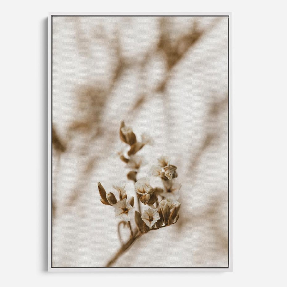 Obraz w ramie 80x120 - Kwiatowa suchość - kwiaty, susz - rama biała