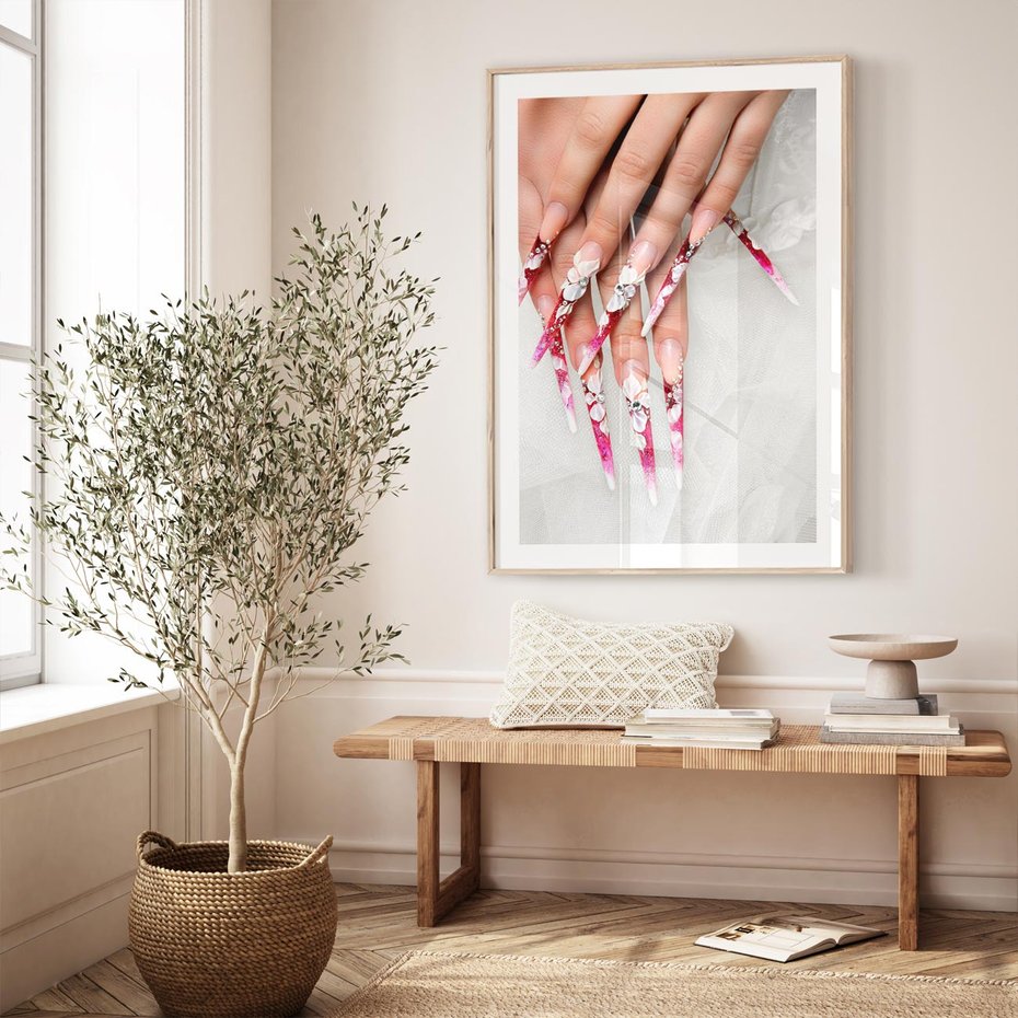 Plakat w ramie 50x70 - Paznokcie jak dzieło sztuki - paznokcie, manicure - rama drewno