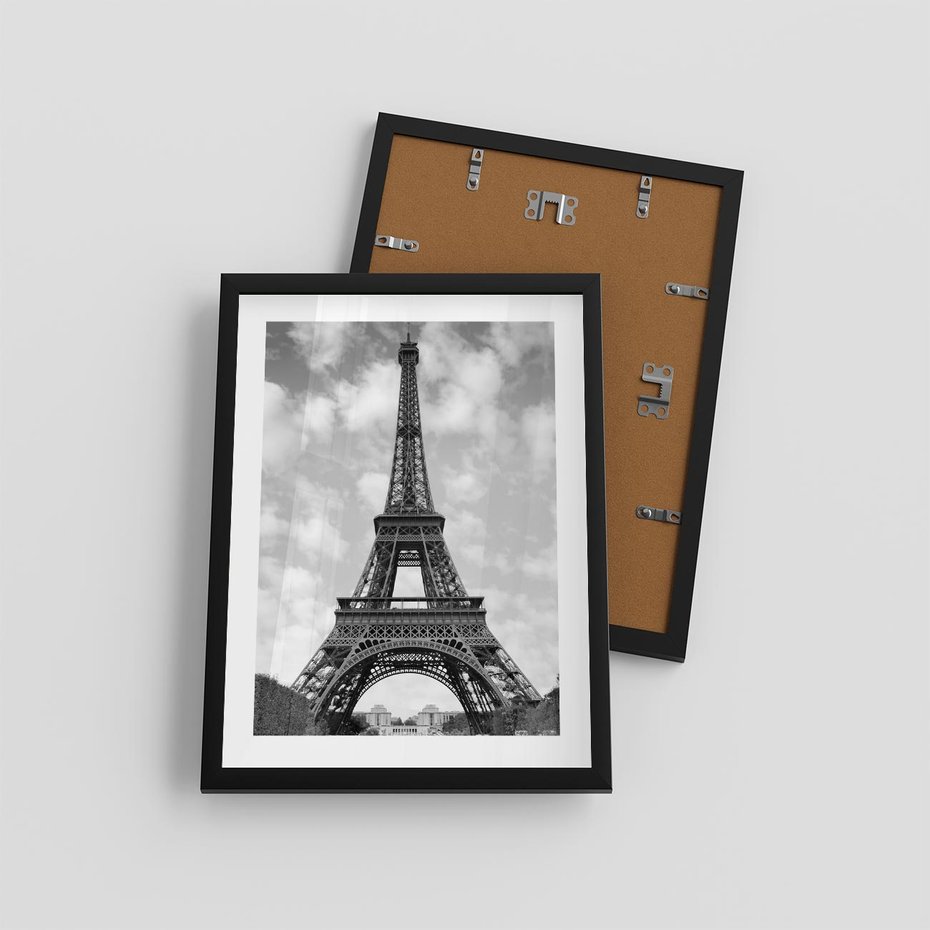 Plakat w ramie 30x40 - Nocna panorama Paryża z wieżą Eiffla - Eiffla, Paryż - rama czarna