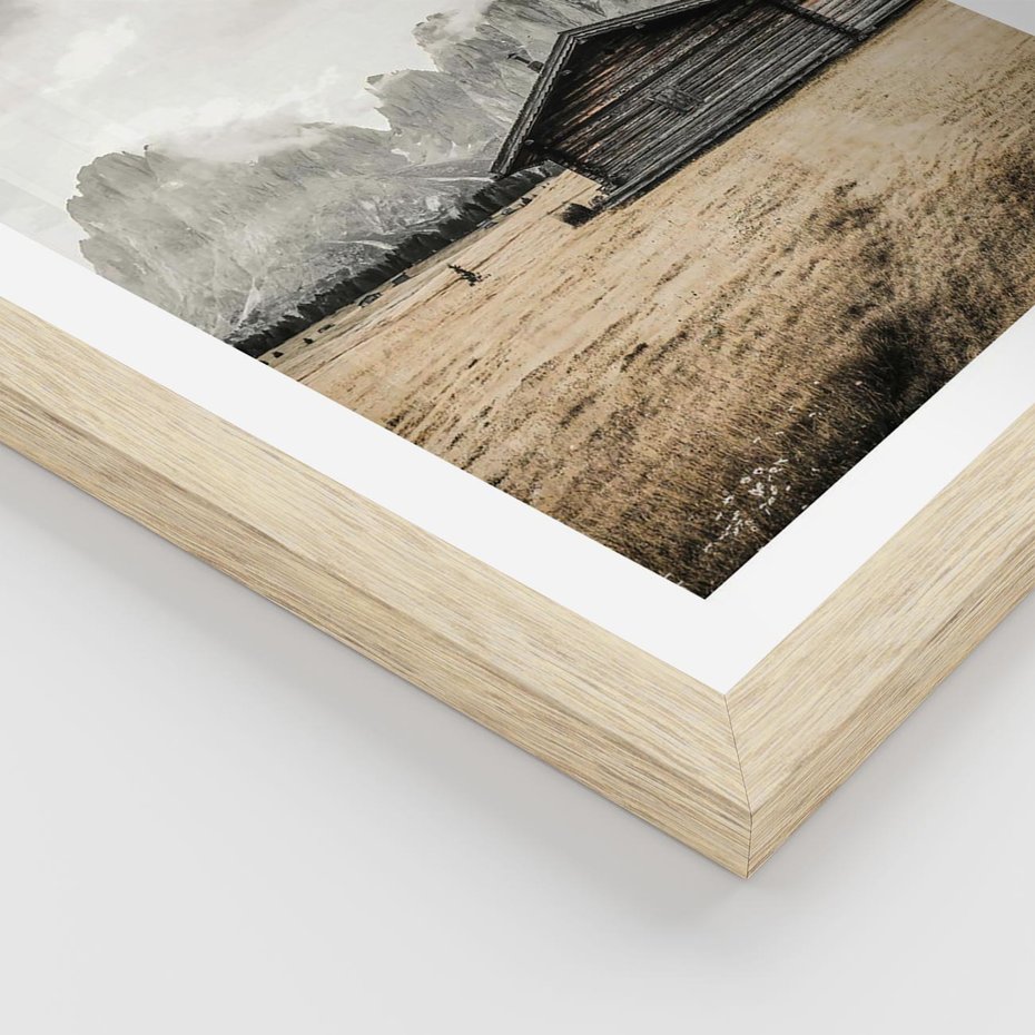 Plakat w ramie 30x40 - Surowa Przestrzeń i Górski Ustronny Azyl - chatka w górach, góry - rama drewno