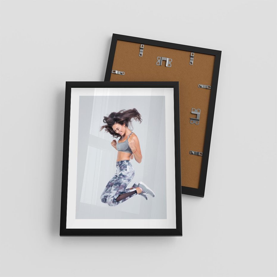 Plakat w ramie 30x40 - Sportowy Ducha: Energia i Siła - fitness, sport - rama czarna
