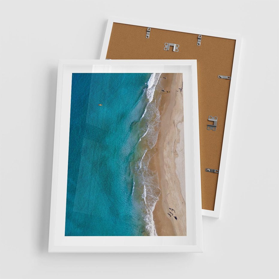 Plakat w ramie 50x70 - Spokój nad morzem - morze, plaża - rama biała