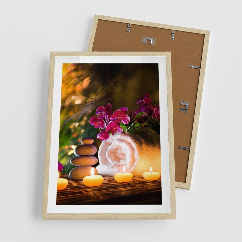 Plakat w ramie 50x70 - Relaksujące spa z płonącymi świecami - spa, świece - rama drewno