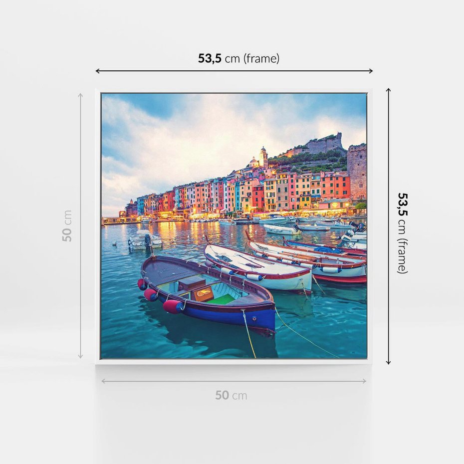 Obraz w ramie 50x50 - Tańczące kolory zachodu - nadmorskie kolorowe miast, kolorowe budynki na brzegu - rama biała