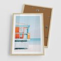 Plakat w ramie 50x70 - Letnia Idylla - plaża, domek na plaży - rama drewno