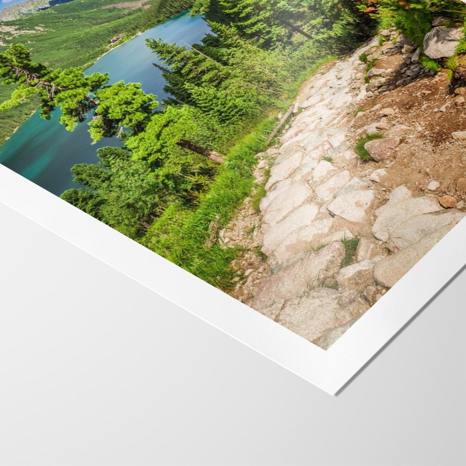 Plakat bez ramy 30x40 - Jezioro górskie: harmonia natury - jezioro, góry