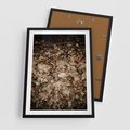 Plakat w ramie 50x70 - Suchość Liści w Brązowych Tonach - suche liście jesień brąz - rama czarna