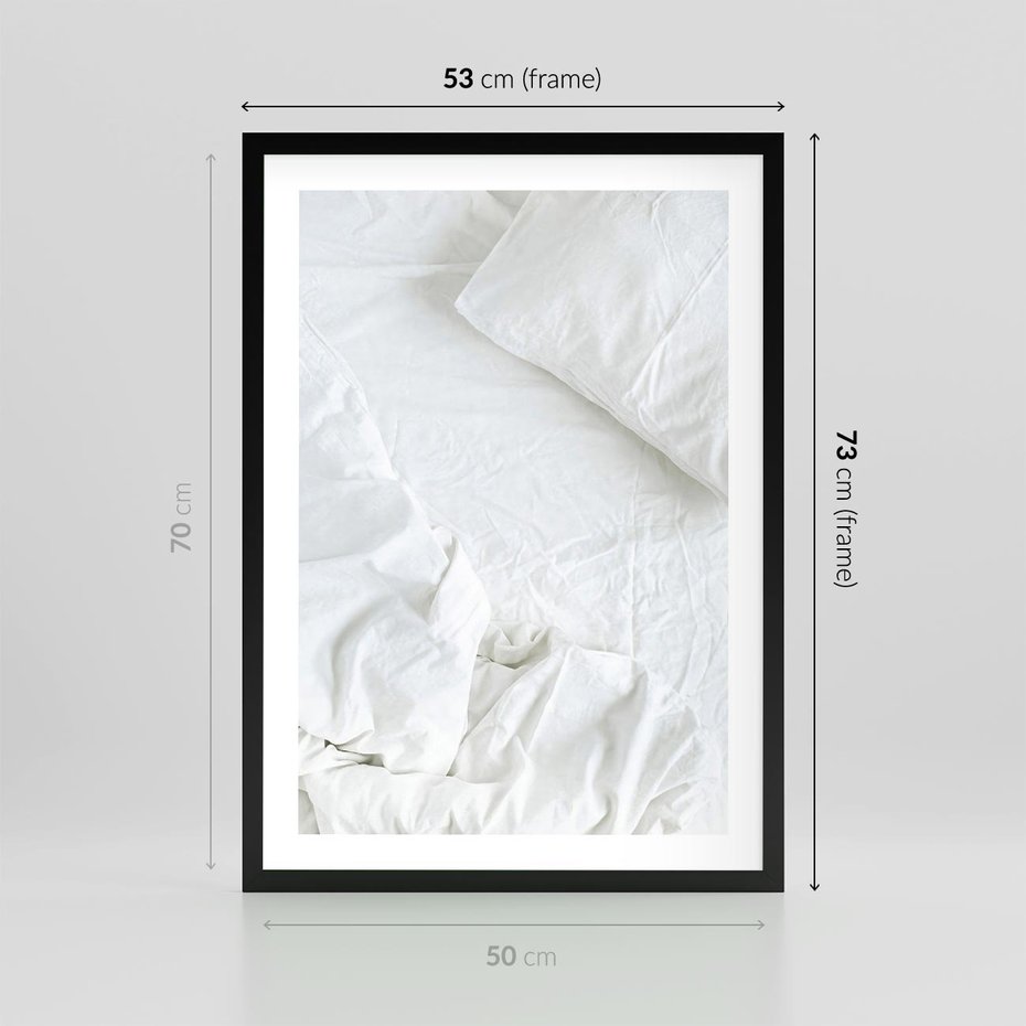 Plakat w ramie 50x70 - Sztuka i Komfort - pościel, biała kołdra poduszka - rama czarna