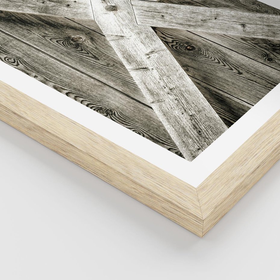 Plakat w ramie 40x50 - Drewniane Drzwi do Stodoły - stare drzwi do stodoły, drewniane - rama drewno