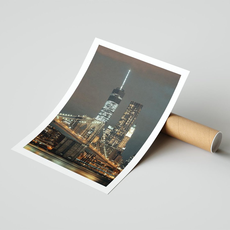 Plakat bez ramy 21x30 - Miasto rozświetlone nocnym blaskiem - miasto, nocą