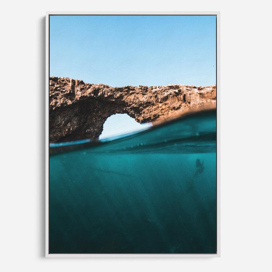 Obraz w ramie 50x70 - Tajemnicza Podwodna Kraina - fotografia, podwodna jaskinia - rama biała