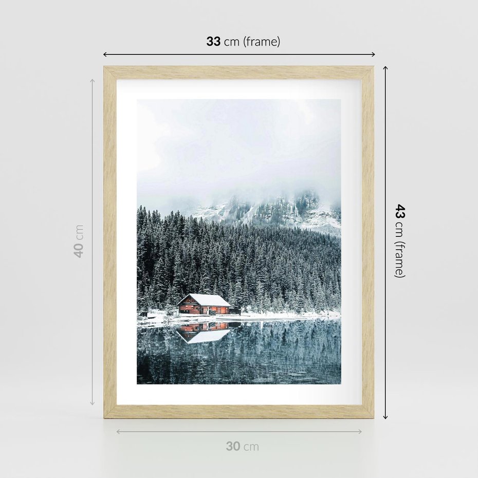 Plakat w ramie 30x40 - Biały Domek - domek w górach, zima - rama drewno