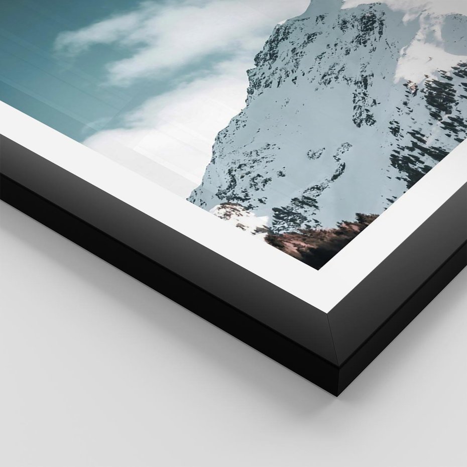 Plakat w ramie 40x50 - Nocna Magia w Górach - fotografia, śnieg - rama czarna