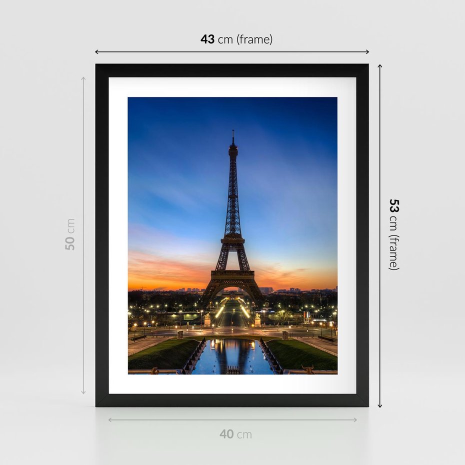 Plakat w ramie 40x50 - Wieża Eiffla w Innej Odsłonie - wieża, Eiffla - rama czarna