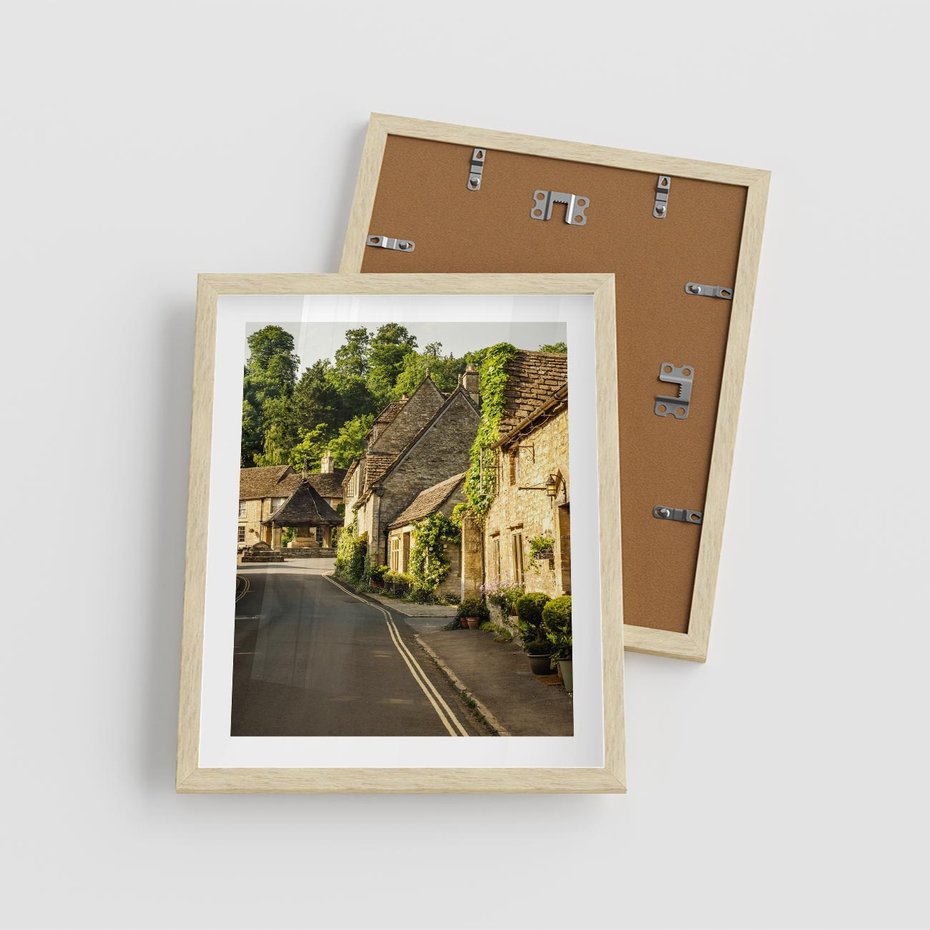 Plakat w ramie 40x50 - Magiczna podróż w głąb miasta - uliczka, perspektywa - rama drewno