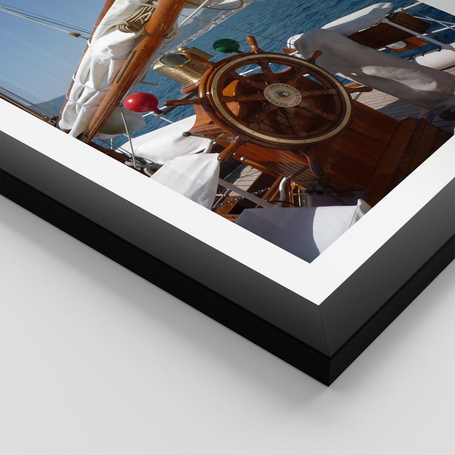Plakat w ramie 50x70 - Podróż Morska - statek, ster - rama czarna