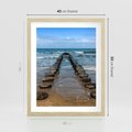 Plakat w ramie 40x50 - Falochron na brzegu morza - falochron, morze - rama drewno