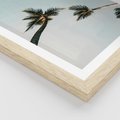 Plakat w ramie 50x70 - Palmy i Niebo - palmy, ujęcie z dołu - rama drewno
