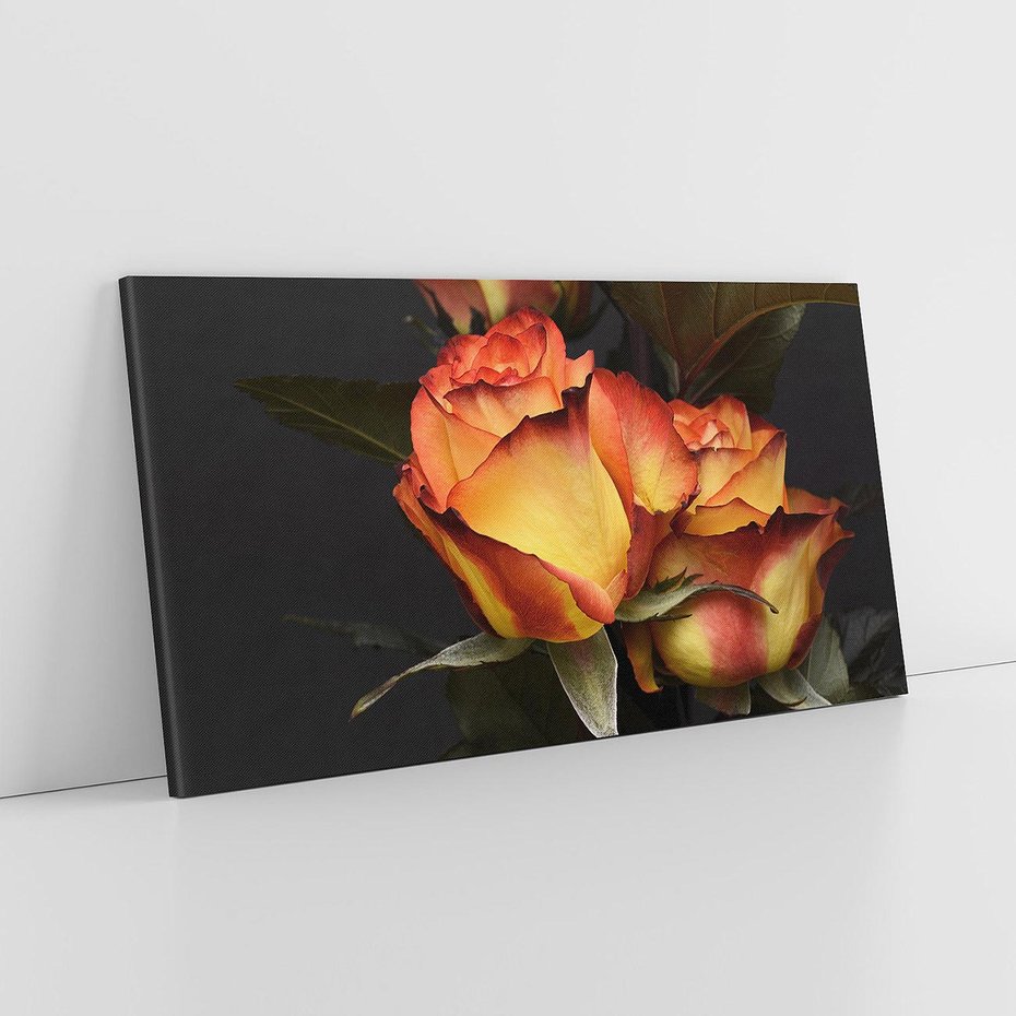 Obraz na płótnie 140x70 - Romantyczne Piękno Róż na Tle Natury - róże, kwiaty