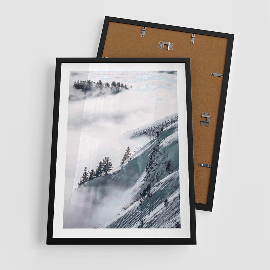 Plakat w ramie 50x70 - Czystość Natury - ośnieżone szczyty górskie, pejzaż - rama czarna