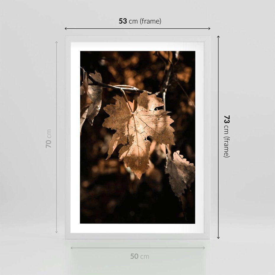Plakat w ramie 50x70 - Uroczy Liść na Drzewie - jesienny liść, żółty liść na drzewie - rama biała