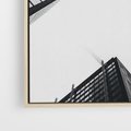 Obraz w ramie 50x50 - Nowoczesna Dynamika - perspektywa, wieżowce - rama drewno