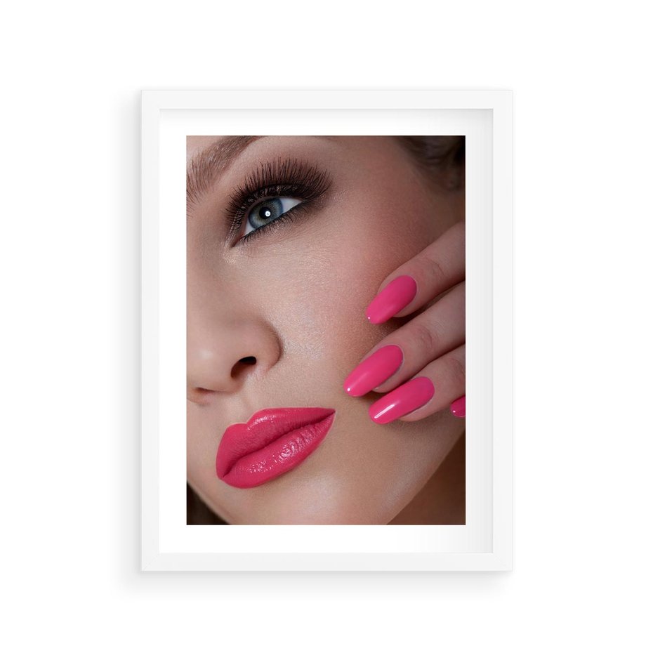 Plakat w ramie 30x40 - Usta, manicure, spa: kobieca harmonia - usta, manicure - rama biała