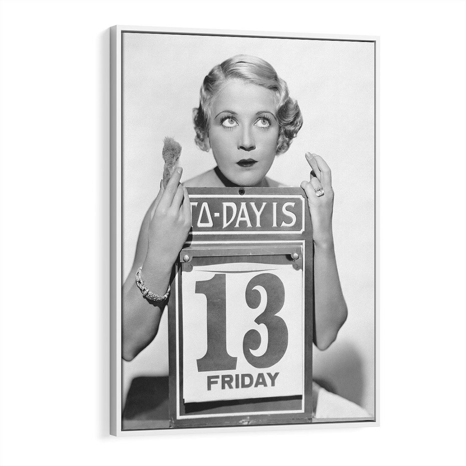 Obraz w ramie 80x120 - Czy to Pech - retro zdjęcie, czarno białe - rama biała