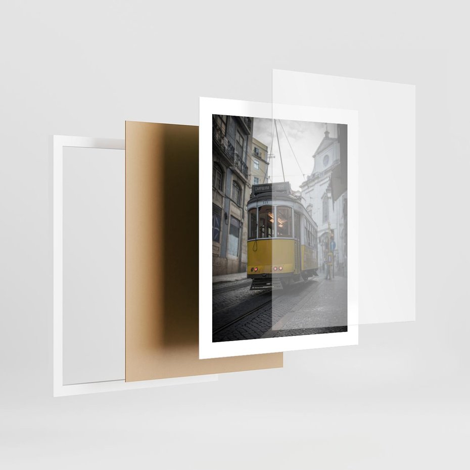 Plakat w ramie 40x50 - Urok tramwajów Lizbony - tramwaj, Lizbona - rama biała