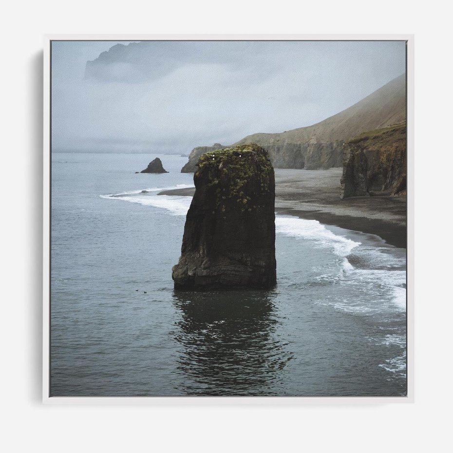 Obraz w ramie 80x80 - Mistyczna Aura - morze, mgła - rama biała