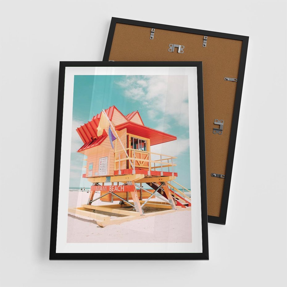 Plakat w ramie 50x70 - Rajski Widok - plaża miami, domek ratownika - rama czarna