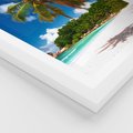 Plakat w ramie 30x40 - Oaza palm na plaży - palma, plaża - rama biała