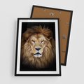 Plakat w ramie 50x70 - Król zwierząt w majestatycznym stylu - lew, król - rama czarna