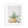Plakat w ramie 40x50 - Eukaliptusowa Świeżość - eukaliptus, liście w koszu z wikliny - rama biała