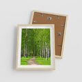 Plakat w ramie 40x50 - Spacer Ścieżką w Urokliwym Lesie - las, ścieżka - rama drewno