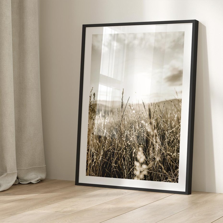 Plakat w ramie 50x70 - Łąka w Klimacie Sepii - suche trawy, łąka - rama czarna