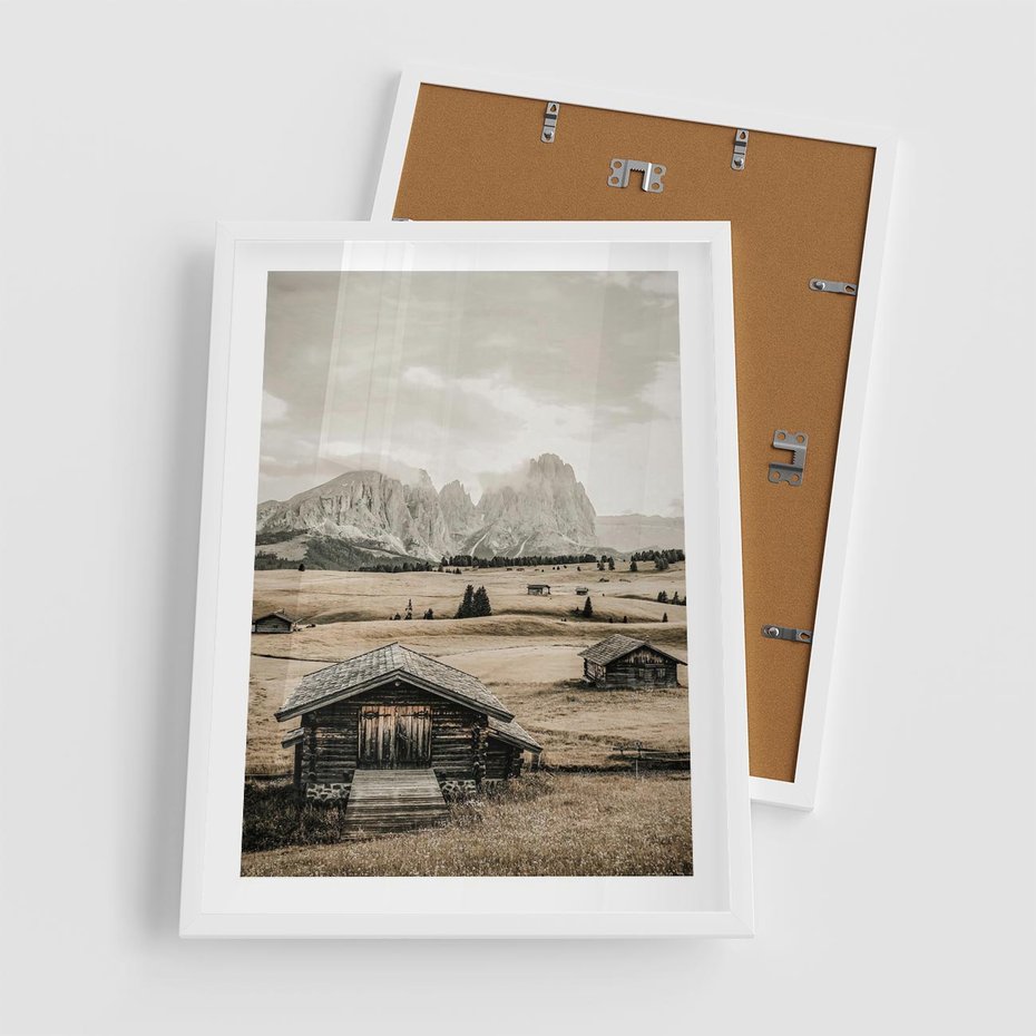 Plakat w ramie 50x70 - Klasyczny Urok Górskich Domków - domki, w górach - rama biała